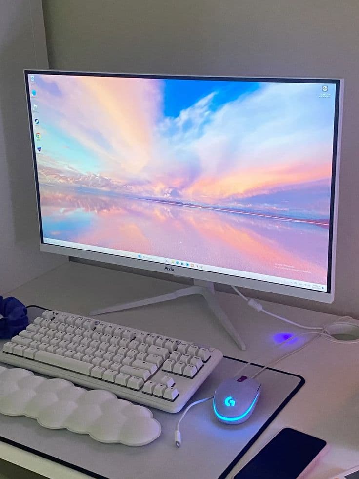 Samsung Smart Monitor M8 M80F 32-inch UHD 4K Smart Monitor - White