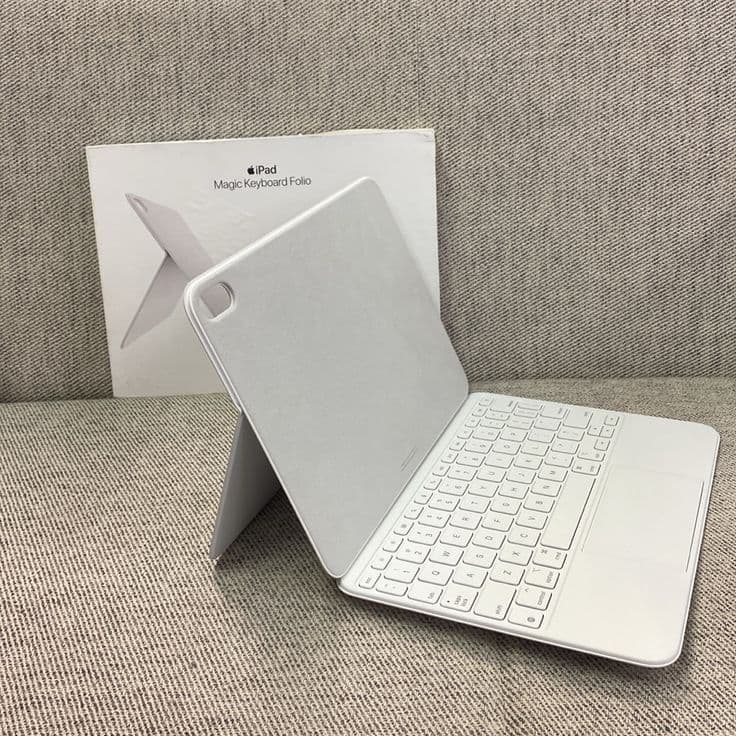 Apple Magic Keyboard Folio for iPad 10th Generation