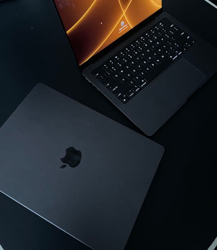 Apple MacBook Pro 14.2-inch M3 8GB RAM 512GB SSD - Space Grey