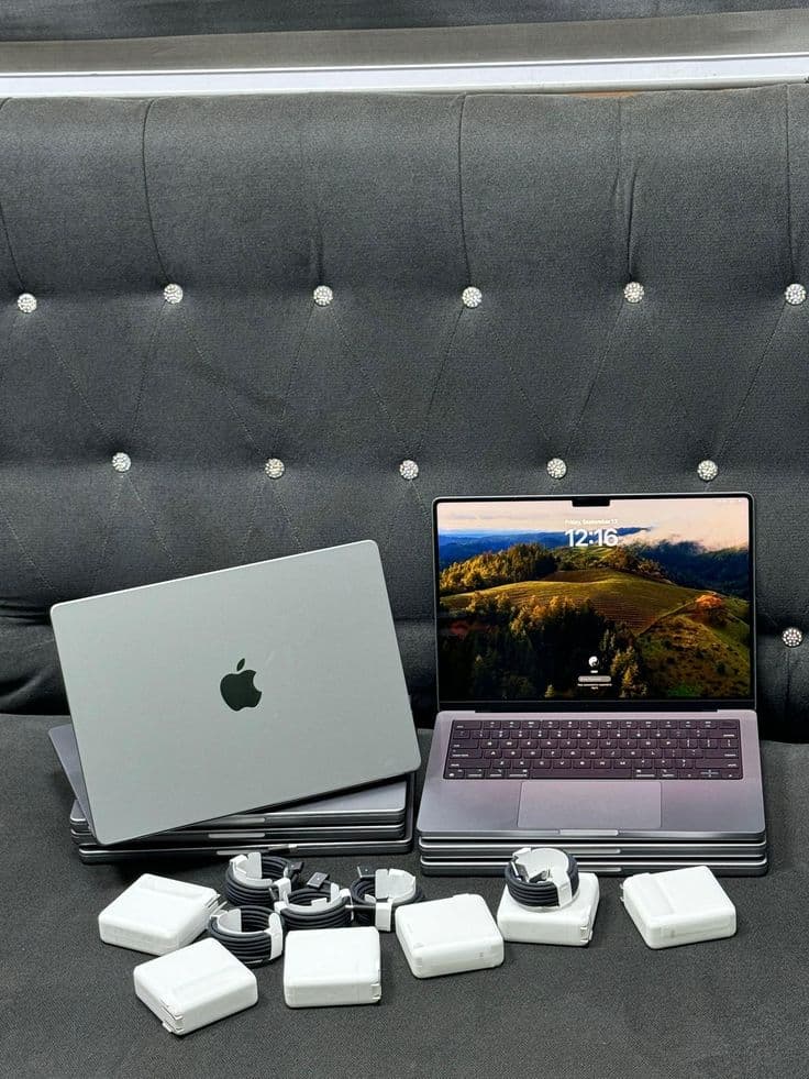 Apple MacBook Pro 14.2-inch M3 8GB RAM 512GB SSD - Space Grey