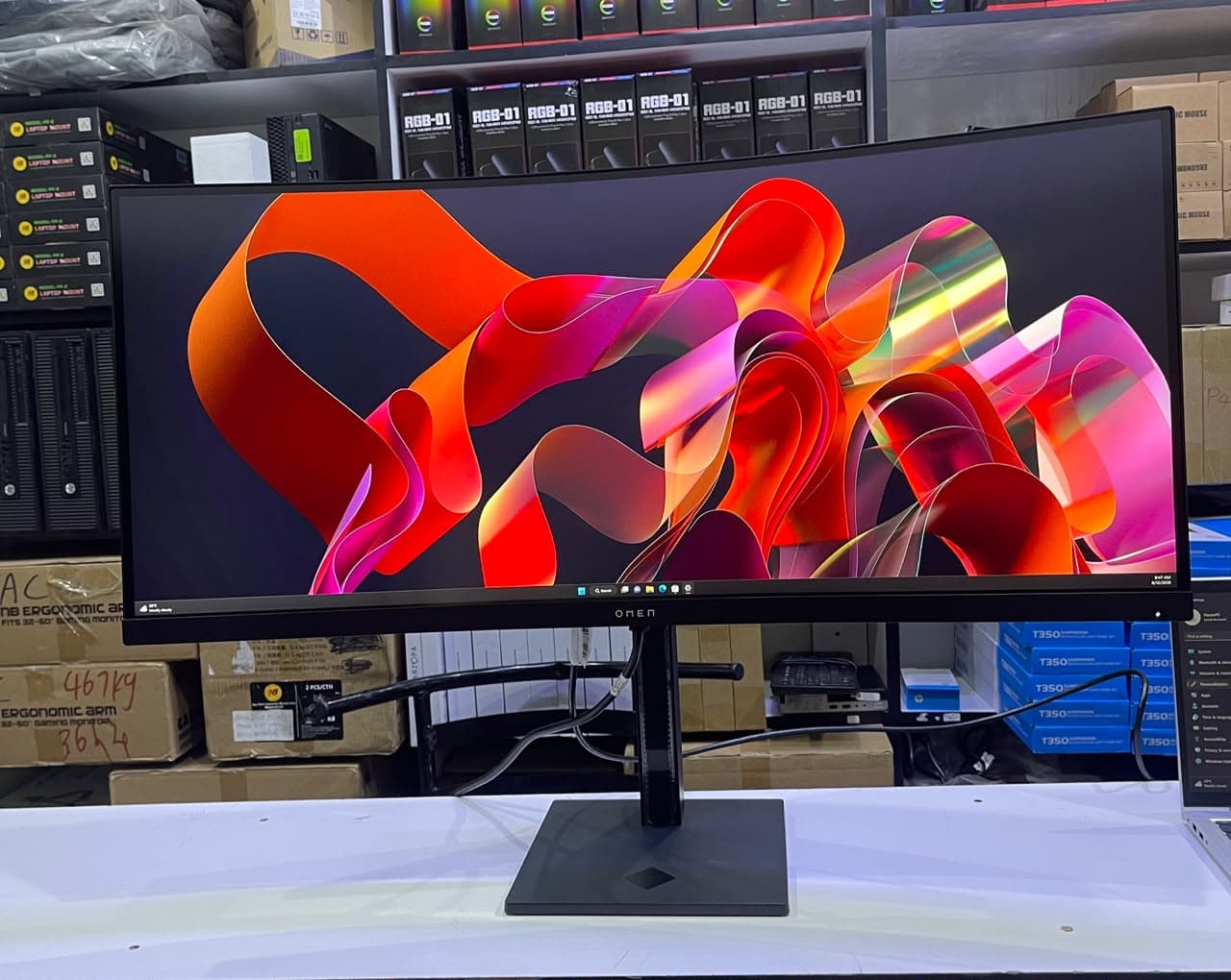 HP OMEN 34c 34-Inch Ultrawide Curved Gaming Monitor – WQHD 165Hz
